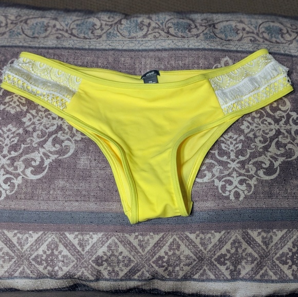 NWOT Bright Yellow Aerie Bikini - Picture 3 of 7